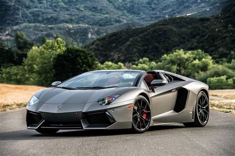 © Automotiveblogz: Lamborghini Aventador LP 700-4 Roadster: Review 2015