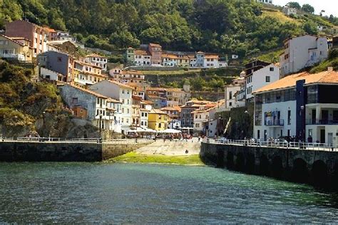 Travel to Cudillero, Spain - Cudillero Travel Guide - Easyvoyage