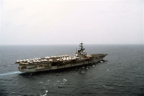 File:USS Forrestal (CV-59) aerial starboard quarter.jpg - Wikipedia ...