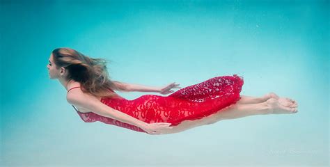 Underwater photo shoot Mermaid | Underwater photography, Stunning ...