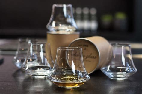 Whisky & Scotch Glasses - A Complete Guide | Man of Many