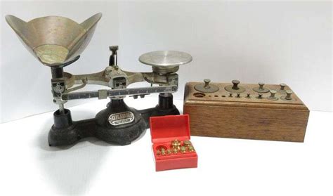 Vintage Ohaus scale and weights - Albrecht Auction Service