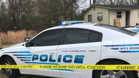 1 dead, 1 in custody after dispute leads to stabbing in Hattiesburg