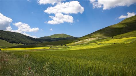 Cloud Field Hill Wallpaper - Resolution:3840x2160 - ID:1135772 - wallha.com