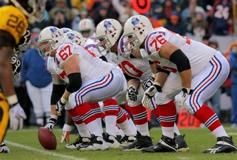 New England Patriots throwback uniforms // really like them.