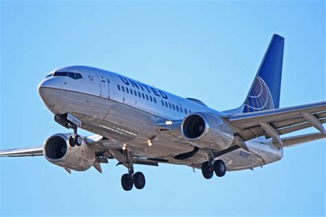 N23707: United Airlines Boeing 737-700 (In Flight Since 1998)