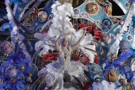 Santa Cruz de Tenerife Carnival 2015: Beauty queens battle it out wearing huge 80kg dresses on ...