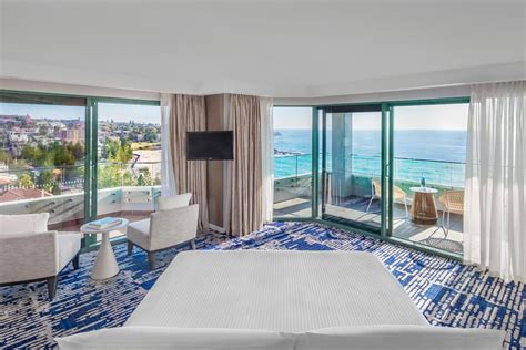 beach hotel Coogee