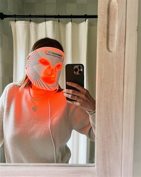 The Top 5 Benefits of LED Light Therapy Face Masks | Jess Ann Kirby