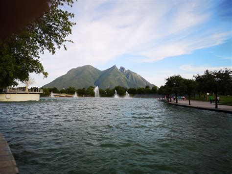 One of my favorite mountains in the world. "Cerro de la Silla" (Saddle Mountain) in Monterrey ...