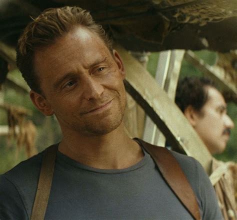 Tom Hiddleston in Kong: Skull Island | Tom hiddleston king kong, Skull island, King tom