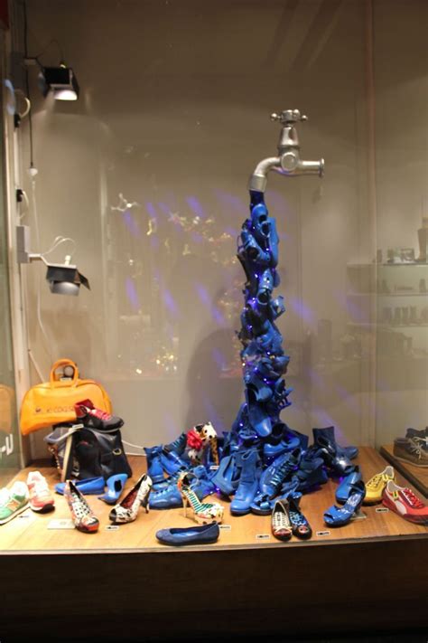 100+ Creative Store Display Window Designs - Part #2 | Escaparates, Escaparates de tienda ...