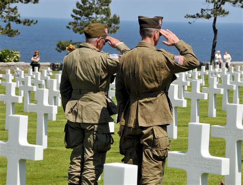 grave-markers-at-normandy-american-cemetery - D-Day Pictures - World ...