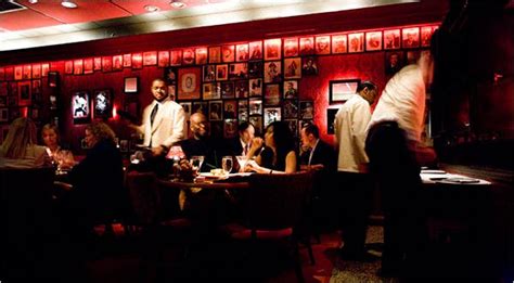 A Steakhouse Mellows With Age - The New York Times