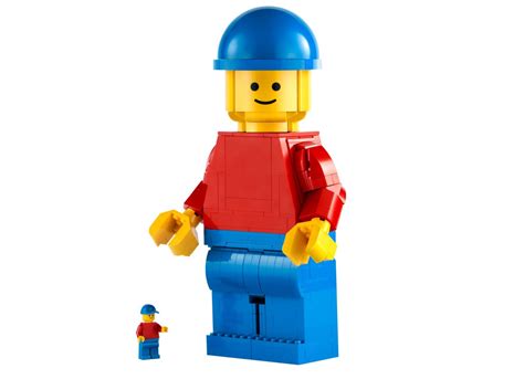 40649 Up-Scaled LEGO Minifigure coming in June 2023! - Jay's Brick Blog