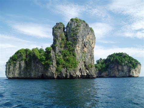 Phoebettmh Travel: (Thailand) - Koh Phi Phi islands–Welcome to the tropical paradise