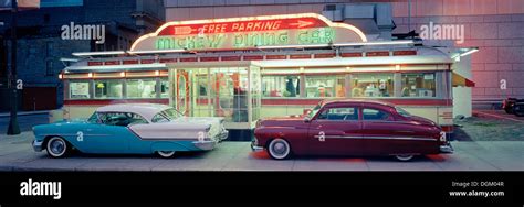 Diner with vintage cars in St. Paul, Minneapolis, USA Stock Photo: 61904775 - Alamy