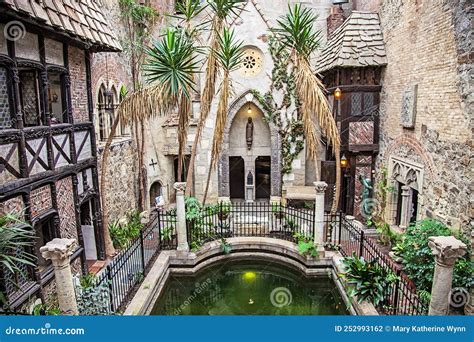 Hammond Castle Interior Courtyard Garden Editorial Photography - Image ...