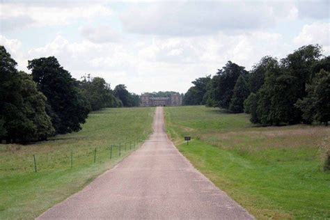 Grimsthorpe Castle | Parks and Gardens (en)