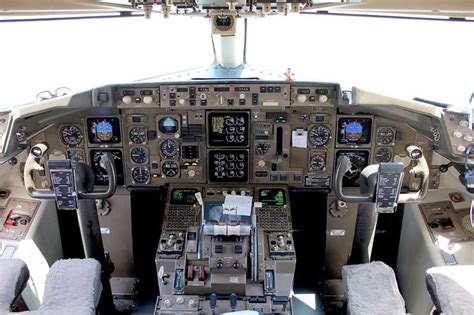 Boeing 757-300 - Price, Specs, Photo Gallery, History - Aircraft Compare in 2023 | Boeing 757 ...