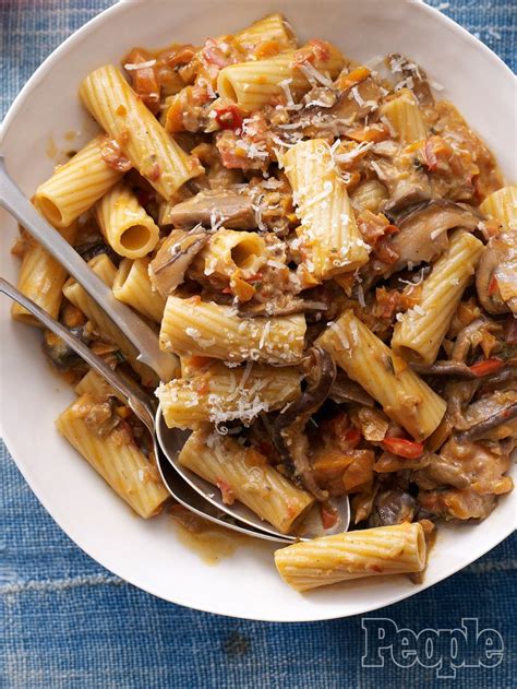 Giada de Laurentiis' Rigatoni with Vegetable Bolognese Recipe | Best pasta recipes, Vegetable ...