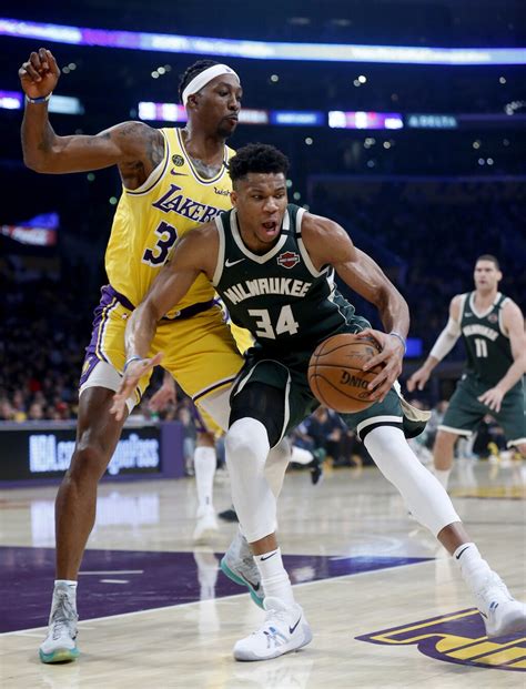 Photos: Lakers vs. Milwaukee Bucks - Los Angeles Times