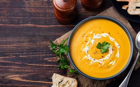 Soupe de butternut au Ras el Hanout - Recettes de tous les jours - Elle & Vire