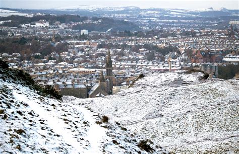 UK weather: Thundersnow in Edinburgh as ‘extraordinarily loud’ storm ...