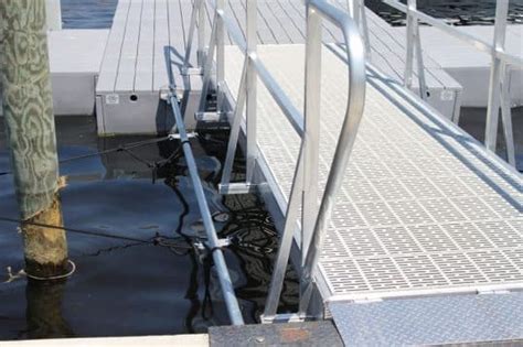 Aluminum Ramps - Boat Docks