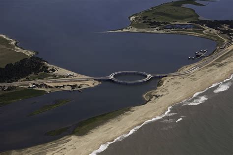 Laguna Garzón Bridge | | Alluring World