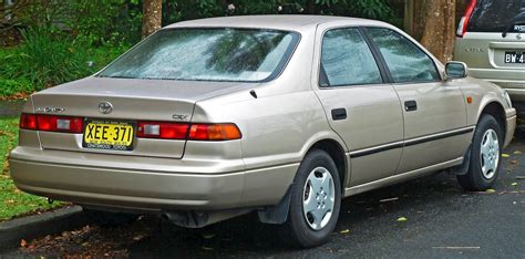 2000 Toyota Camry LE - Sedan 2.2L auto