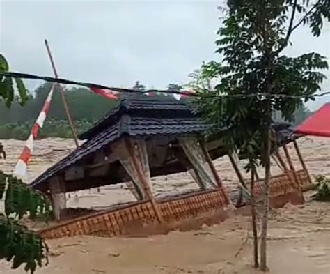 Tiga Desa Terendam Banjir di Lahat Sumatra Selatan - WWB Indonesia