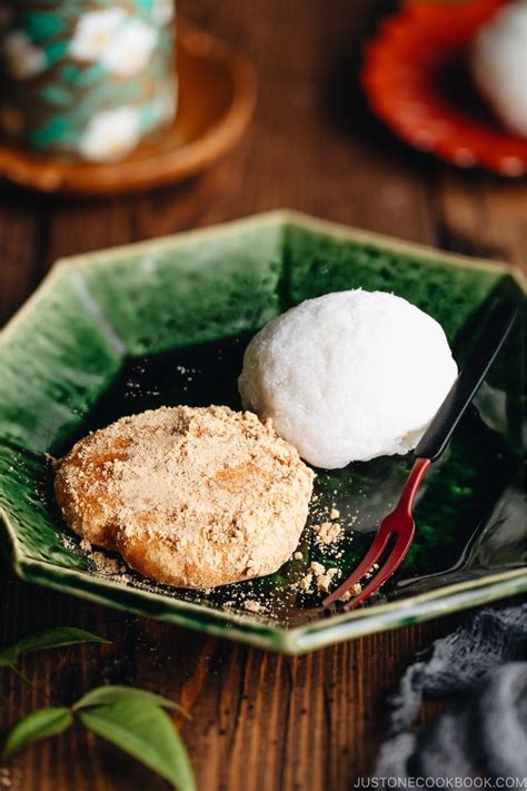 How to Make Mochi with a Stand Mixer (Homemade Mochi) お餅の作り方 • Just One ...