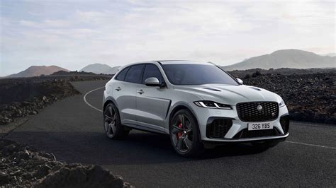 Best-Small-Luxury-SUVs-2022-Jaguar-F-Pace-feature | GCBC