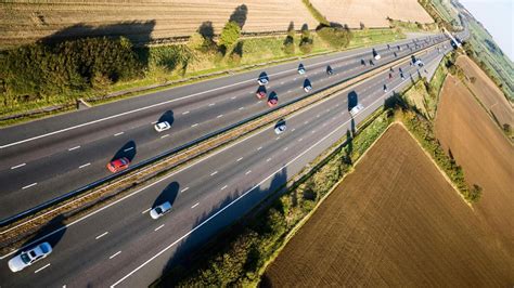 Motorway driving tips: how to make smooth progress | Carbuyer