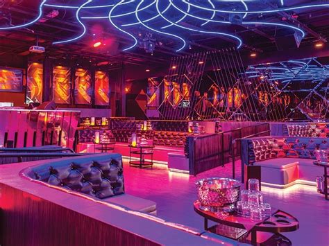 Our Neighborhood Guide to the Best Nightlife in Miami