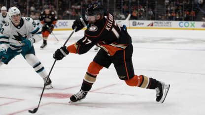 Killorn out 4-6 weeks for Ducks with fractured finger | NHL.com