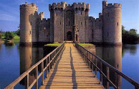 DISCOVER THE 15 BEST MEDIEVAL CASTLES IN THE UK | Jebiga Design & Lifestyle