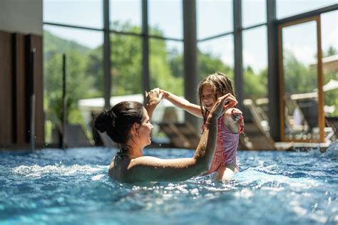 5 San Antonio hotels with indoor pools your kids will love