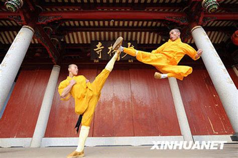 Chinese Shaolin Kung Fu vs. Thai Kick-Boxing Competition - chinaSMACK