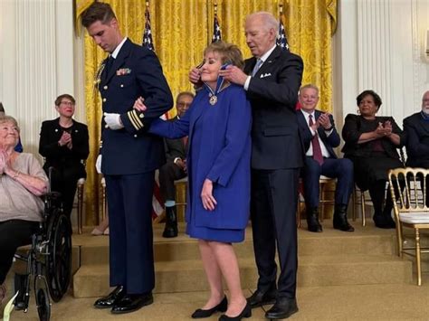 Senator Elizabeth Dole Receives Presidential Medal of Freedom | KRSL.com