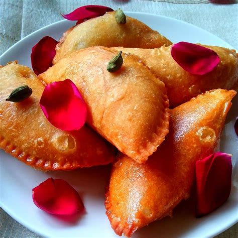 Mawa Gujiya (Gujiya Recipe)| Coconut Mawa Gujiya - Spoons Of Flavor