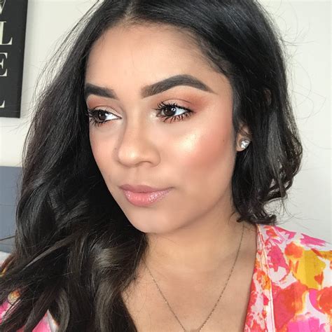 Simple Peach Glowy Makeup - Jasmine Maria