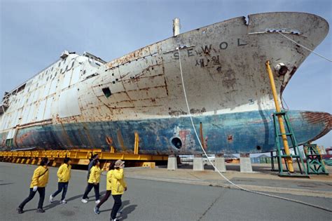 [Column] Can we finally put to bed the theory that Sewol ferry crashed into a submarine?