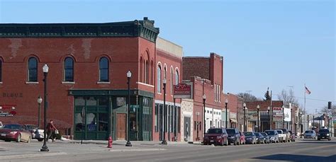 File:Wisner, Nebraska NE side of Avenue E.JPG - Wikimedia Commons