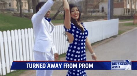 Student Sent Home From Prom, Possibly For Not Having A 'Prom' Enough Dress - Mommyish