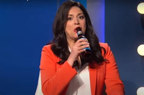 Cecily Strong is Gretchen Whitmer in SNL Vaccine Game Show Sketch