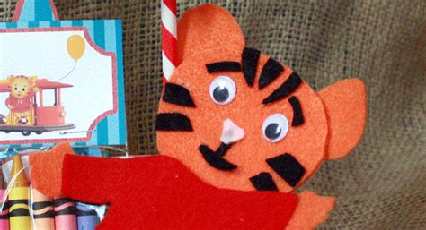 Daniel Tiger Finger Puppet | Crafts for Kids | Daniel tigers ...