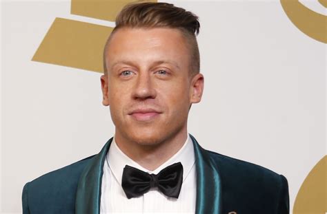 Macklemore no longer has that 'fashy' haircut that neo-Nazis seem to ...