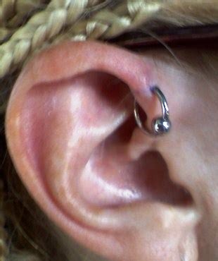 Helix Piercing – Pictures, Pain, Infection, Care and Aftercare